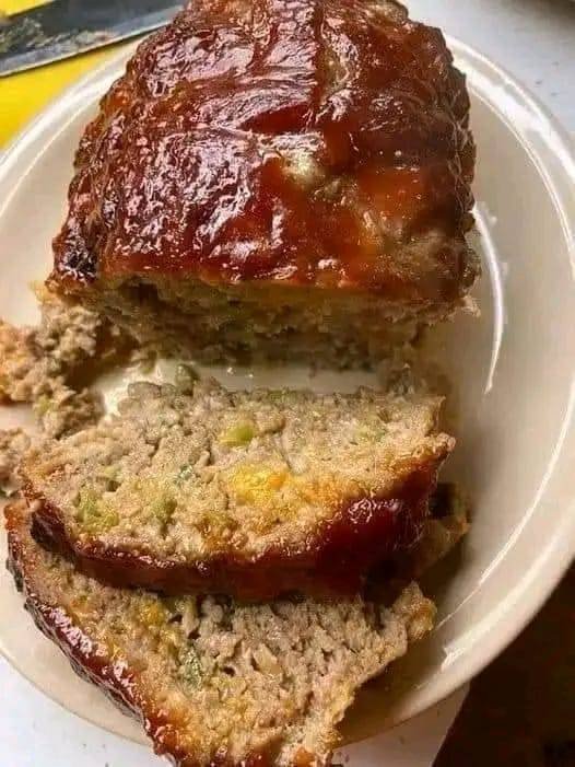 Cracker Barrel Meatloaf 😋 480505632_1148386643619659_3630030915827778803_n