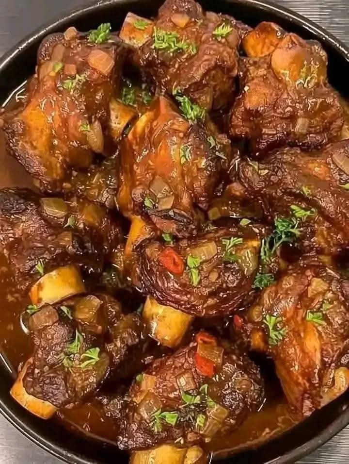 Braised Oxtail Recipe – Fall-Off-The-Bone Tender & Flavorful! 481513280_122177617178305173_353381898654113980_n